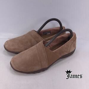 Skechers Relaxed Fit Slip On Walking Shoe Womens Size 7.5 100377 Beige